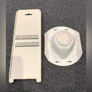 Börner Rohkost-Schneider Julienne Vegetable Shredder With Food Safety Holder